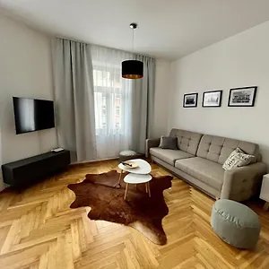 Firstclass 2r_apartment In Apartment